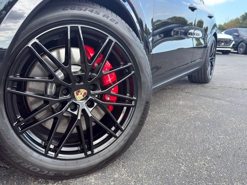 Used 2026 Porsche Cayenne S AWD/4WD image 4