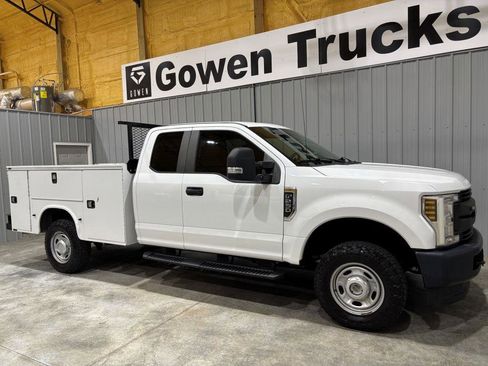 Used 2018 Ford F250 XL w/ Power Equipment Group image 3