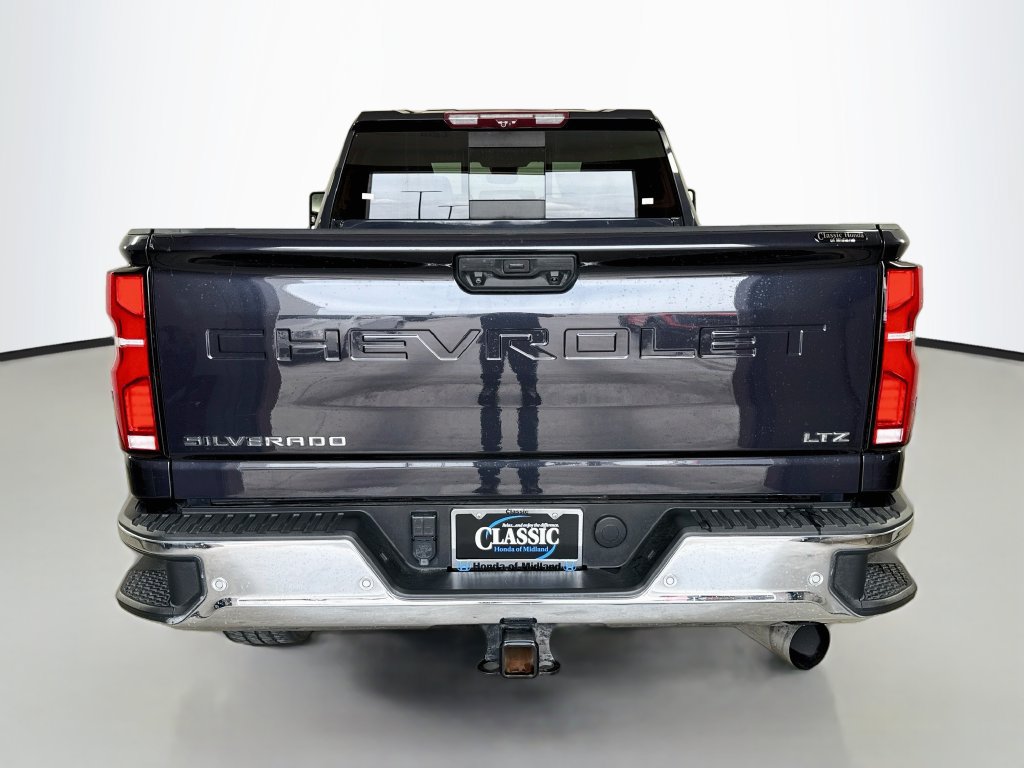 Used 2024 Chevrolet Silverado 2500 LTZ w/ LTZ Premium Texas Edition AWD/4WD image 6