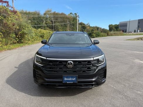 New 2026 Volkswagen Atlas Cross Sport SEL R-Line image 2
