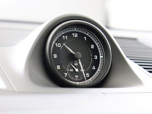 Used 2025 Porsche Macan image 20