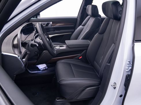 New 2027 Cadillac Vistiq Luxury AWD/4WD image 15