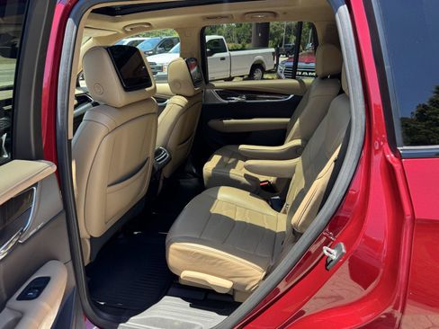 Used 2020 Cadillac XT6 Sport w/ Platinum Package AWD/4WD image 7