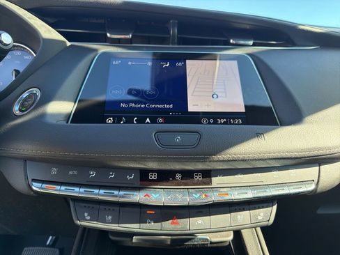 Used 2021 Cadillac XT4 Premium Luxury image 13