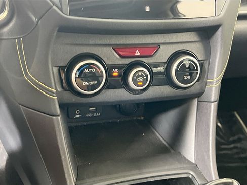 Used 2022 Subaru Crosstrek 2.5i Sport w/ Moonroof Package image 15