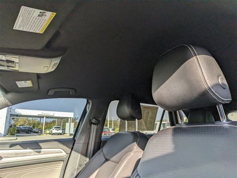 Certified 2022 Volkswagen Atlas Cross Sport SE image 21