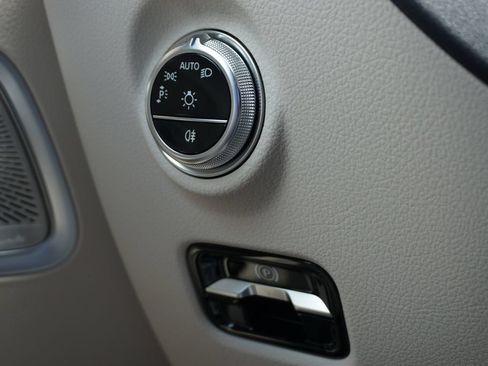 Certified 2025 Mercedes-Benz C 300 Sedan image 33