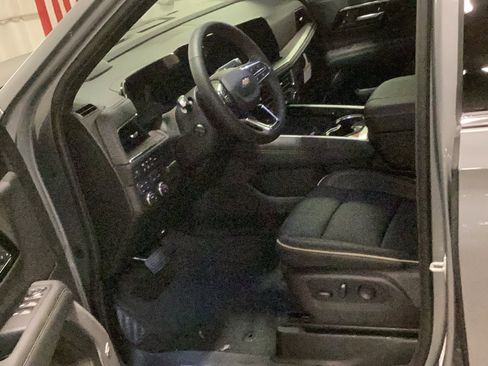 New 2026 Chevrolet Suburban Premier image 11