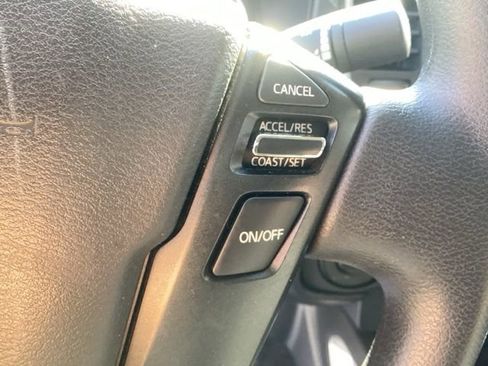 Used 2023 Nissan Frontier SV image 13