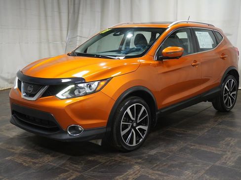 Used 2017 Nissan Rogue Sport SL w/ SL Premium Package image 2