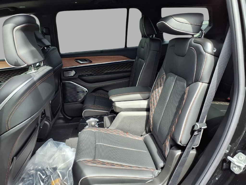 New 2027 Jeep Grand Cherokee L Summit AWD/4WD image 22