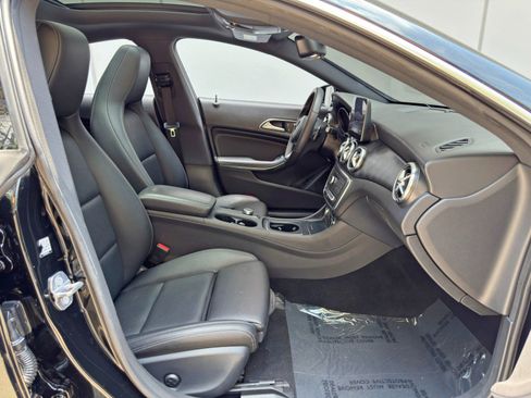 Used 2018 Mercedes-Benz CLA 250 4MATIC image 15