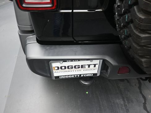 Used 2024 Jeep Wrangler Unlimited Sport AWD/4WD image 2