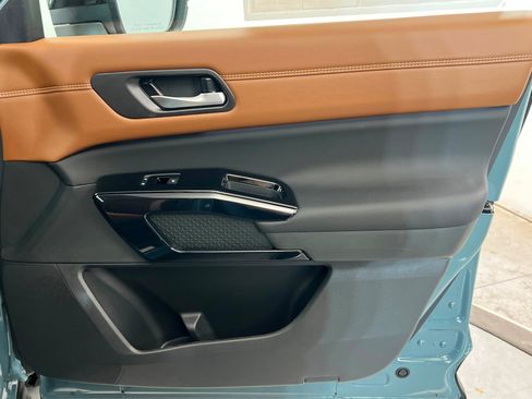 New 2026 Nissan Pathfinder Platinum image 24