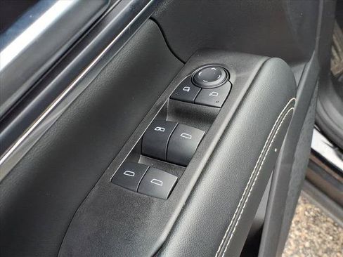 Used 2025 GMC Terrain Elevation AWD/4WD image 13