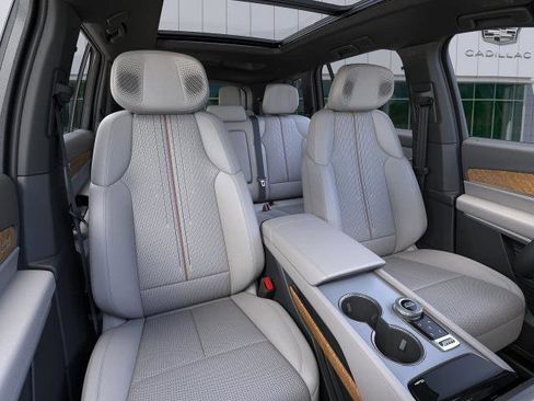 New 2026 Cadillac Vistiq Luxury image 16