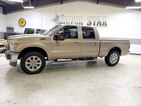 Used 2013 Ford F250 Lariat w/ Lariat Ultimate Pkg AWD/4WD image 2