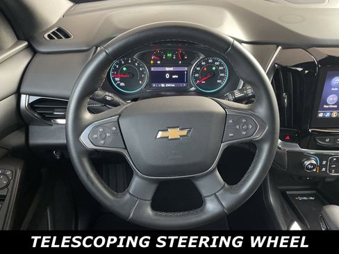 Used 2023 Chevrolet Traverse LT image 5