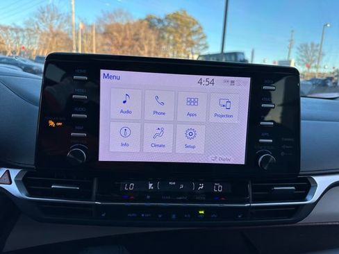 Used 2023 Toyota Sienna XLE image 22