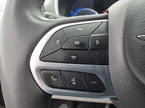 Used 2022 Chrysler Pacifica Touring-L image 19