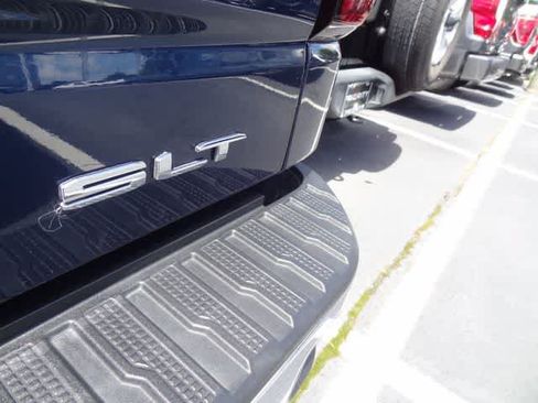 Used 2022 GMC Sierra 1500 SLT AWD/4WD image 8