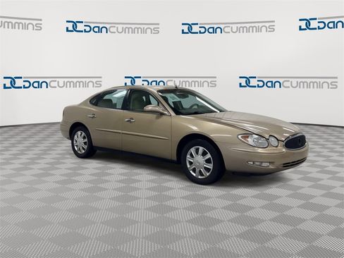 Used 2005 Buick LaCrosse CX image 2