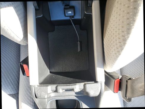 Used 2015 Honda Civic Hybrid Sedan image 32