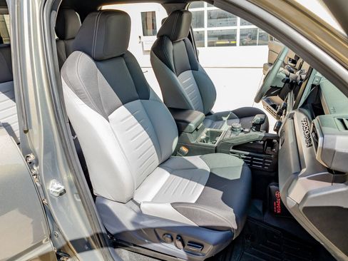 Used 2025 Toyota Tacoma TRD Off-Road w/ TRD Off Road Upgrade Package image 30