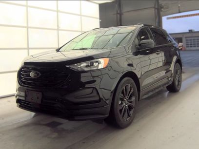 Used 2022 Ford Edge SE w/ Black Appearance Package