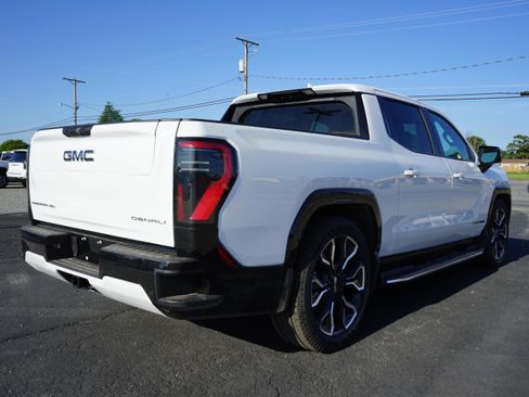 New 2025 GMC Sierra EV Denali image 5