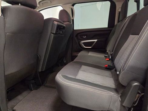 Used 2022 Nissan Titan SV RWD image 12