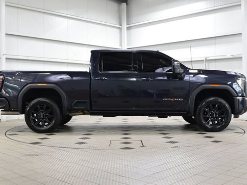 Used 2024 GMC Sierra 2500 AT4 w/ AT4 Premium Plus Package AWD/4WD image 9