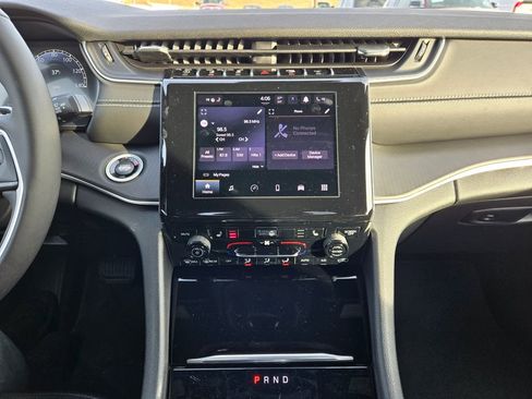 New 2025 Jeep Grand Cherokee Altitude image 20