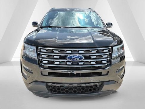 Used 2017 Ford Explorer Limited AWD/4WD image 2