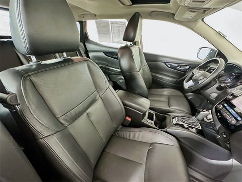 Used 2022 Nissan Rogue Sport SL w/ Premium Package image 28