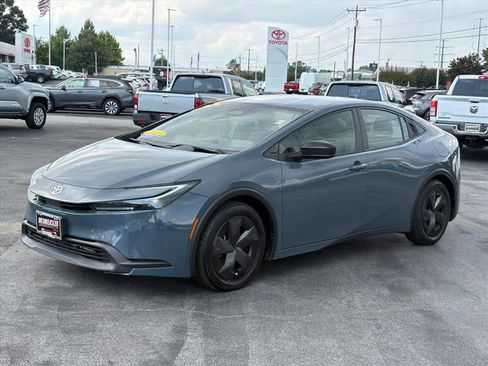 Used 2024 Toyota Prius LE FWD image 26