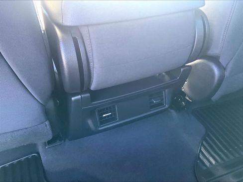 Used 2023 Chevrolet Silverado 1500 Custom image 28