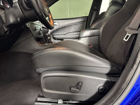 Used 2022 Dodge Charger Scat Pack w/ Plus Group RWD image 5