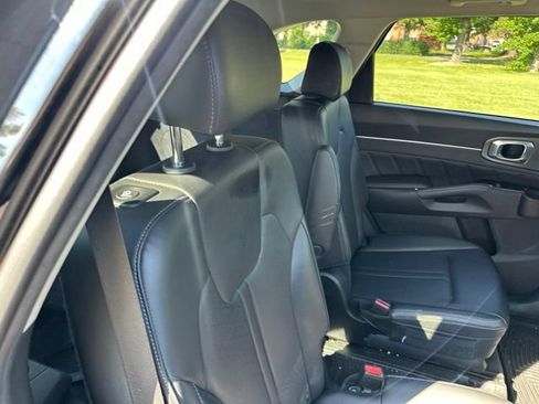 Used 2023 Kia Sorento SX FWD image 22