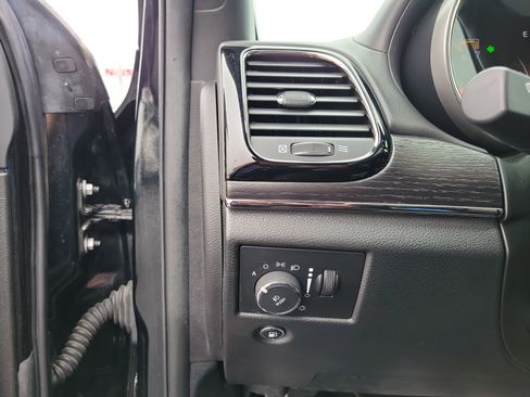 Used 2020 Jeep Grand Cherokee High Altitude image 20