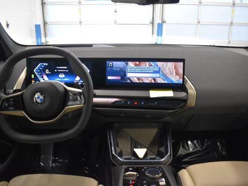Used 2025 BMW X3 xDrive30i w/ Premium Package AWD/4WD image 5