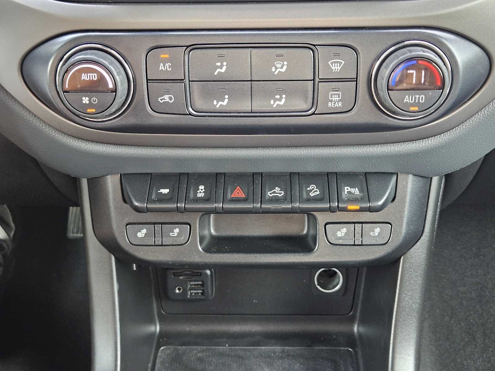 Used 2019 Chevrolet Colorado Z71 RWD image 18