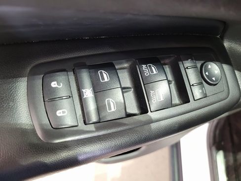 Used 2018 Jeep Grand Cherokee Limited image 47