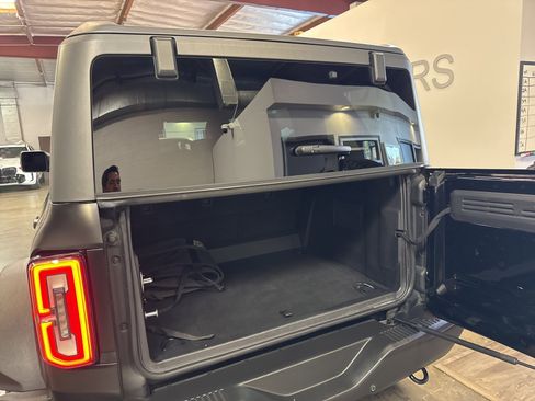 Used 2023 Ford Bronco Badlands image 20