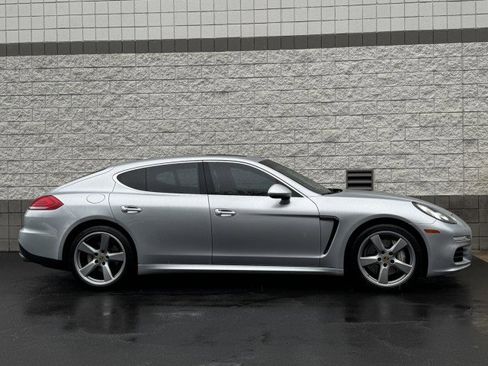 Used 2014 Porsche Panamera S image 17