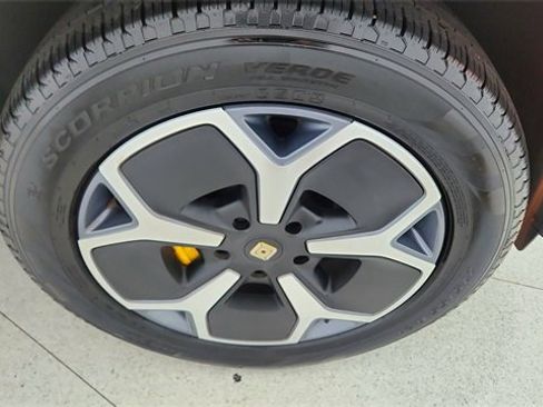 Used 2024 Rivian R1S Adventure image 58