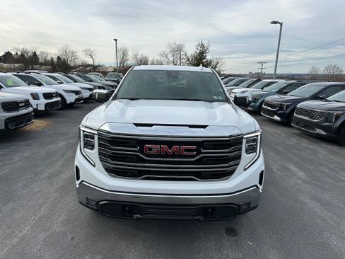 Used 2025 GMC Sierra 1500 SLT image 2