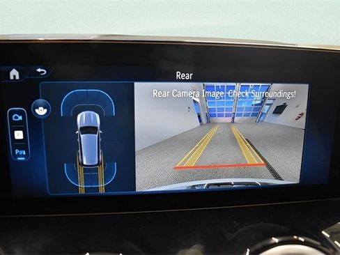 Used 2025 Mercedes-Benz GLB 250 4MATIC w/ Winter Package image 29