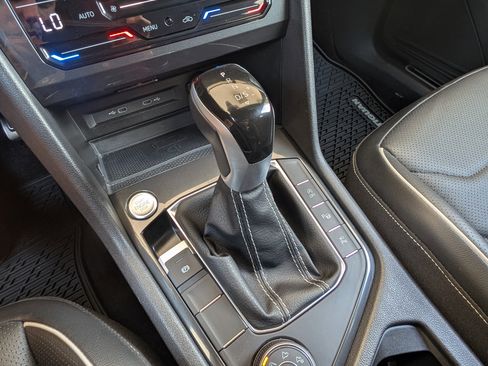Used 2024 Volkswagen Tiguan SEL R-Line AWD/4WD image 32