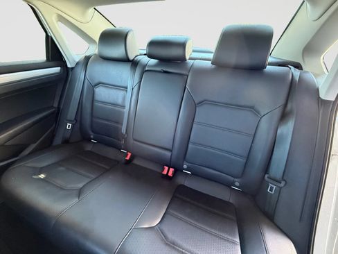 Used 2019 Volkswagen Passat 2.0T Wolfsburg w/ Wheels & Sunroof Package FWD image 15